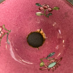 A Chinese ruby-ground Canton enamel teapot and a pair of covered bowls, Qianlong/Jiaqing — photo 34