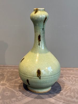 A Chinese russet-splashed Longquan celadon garlic-mouth vase, Yuan/Ming — photo 2