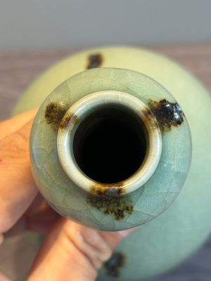 A Chinese russet-splashed Longquan celadon garlic-mouth vase, Yuan/Ming — photo 5