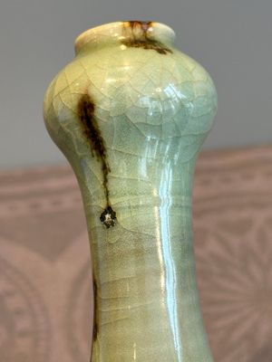 A Chinese russet-splashed Longquan celadon garlic-mouth vase, Yuan/Ming — photo 6