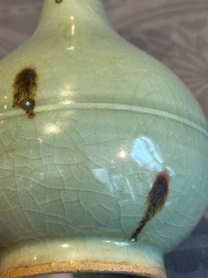 A Chinese russet-splashed Longquan celadon garlic-mouth vase, Yuan/Ming — photo 8