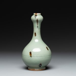 A Chinese russet-splashed Longquan celadon garlic-mouth vase, Yuan/Ming — photo 2