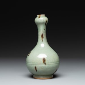 A Chinese russet-splashed Longquan celadon garlic-mouth vase, Yuan/Ming — photo 3