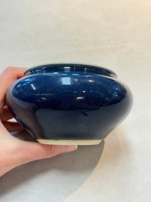 A Chinese sacrificial blue-glazed bowl, 17/18th C. — photo 1