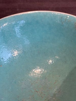 A Chinese sancai 'dragon' vase and a blue- and turquoise-glazed 'shou' bowl and cover, 19/20th C. — photo 22
