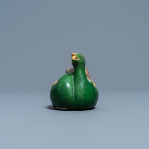 A Chinese sancai-glazed duck-shaped water dropper, Ming — 照片 5