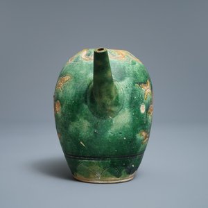 A Chinese sancai-glazed ewer with incised design, Liao (916-1125) — 照片 3