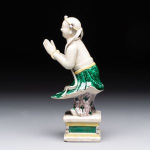 A Chinese sancai-glazed figure of Sudhana, 19th C. — 照片 2