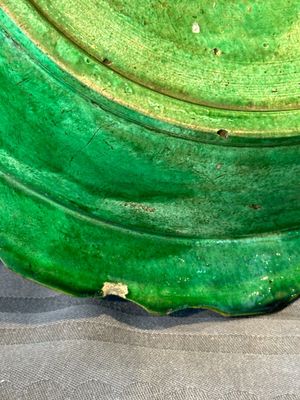 A Chinese sancai-glazed flower-shaped 'crane' plate, Ming — photo 10