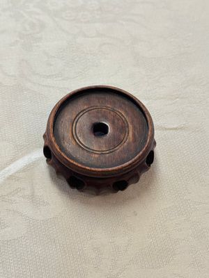 A Chinese sancai-glazed 'Meiping' vase on a wooden stand, 19th C. — 照片 15