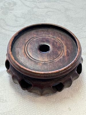 A Chinese sancai-glazed 'Meiping' vase on a wooden stand, 19th C. — 照片 16