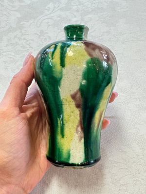 A Chinese sancai-glazed 'Meiping' vase on a wooden stand, 19th C. — 照片 3