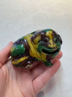 A Chinese sancai-glazed model of a dog, 19th C. — photo 1