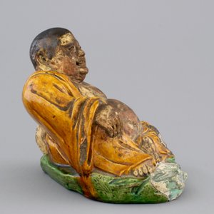 A Chinese sancai-glazed pottery Buddha, late Ming Dynasty — foto 5