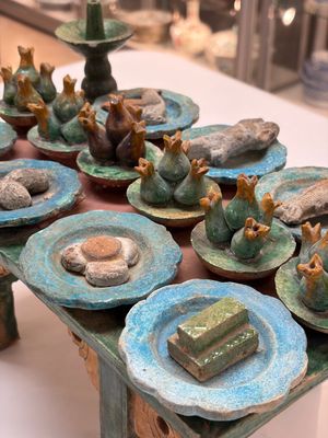 A Chinese sancai-glazed pottery model of an offering table, Ming — photo 13