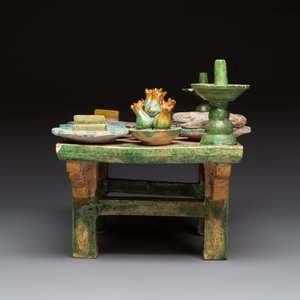 A Chinese sancai-glazed pottery model of an offering table, Ming — photo 3
