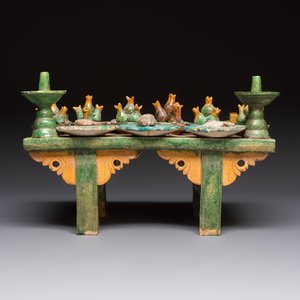 A Chinese sancai-glazed pottery model of an offering table, Ming — photo 4