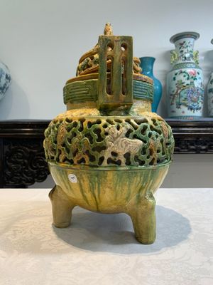 A Chinese sancai-glazed reticulated double-walled tripod censer and cover, Ming — photo 3
