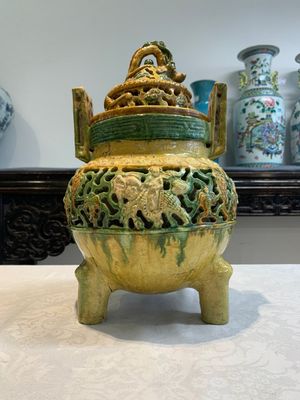 A Chinese sancai-glazed reticulated double-walled tripod censer and cover, Ming — photo 4