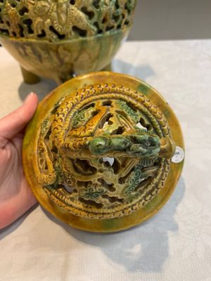 A Chinese sancai-glazed reticulated double-walled tripod censer and cover, Ming — photo 6