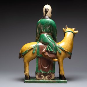 A Chinese sancai-glazed 'Shoulao riding a deer' group, Qing — photo 4