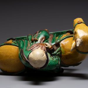 A Chinese sancai-glazed 'Shoulao riding a deer' group, Qing — photo 6