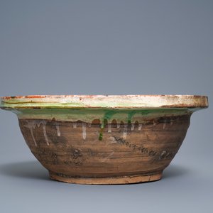A Chinese sancai-glazed stoneware basin, late Ming — 照片 6