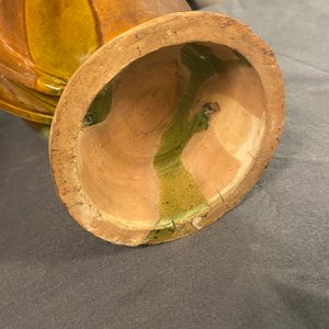 A Chinese sancai-glazed 'twin fish' vase, probably Song — photo 17