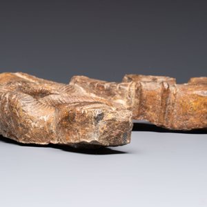 A Chinese sandstone 'Bai Ma Shi Zu 白馬舐足' carving, Northern Wei — 照片 5