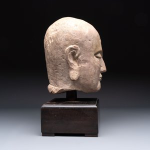 A Chinese sandstone head of a Luohan, early Qing — 照片 4