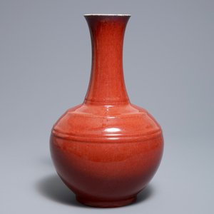A Chinese sang-de-boeuf-glazed bottle vase, 18/19th C. — 照片 4