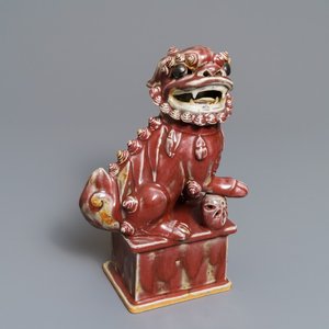 A Chinese sang de boeuf model of a Buddhist lion, 19th C. — 照片 1