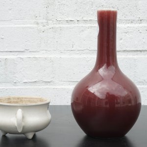 A Chinese sang de boeuf vase, 18/19th C. and a blanc de Chine censer, 18th C. — photo 15
