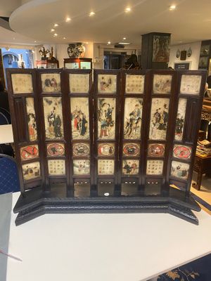 A Chinese seven-fold wooden table screen with painted marble plaques, 19th C. — photo 1