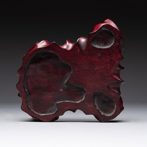A Chinese Shiwan stoneware cat on a wooden stand, 20th C. — 照片 9