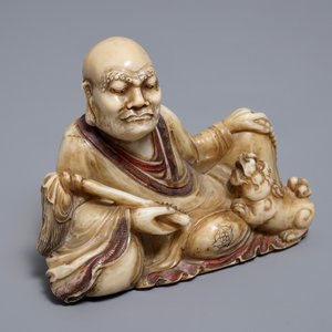 A Chinese Shoushan soapstone figure of a Luohan, 18/19th C. — 照片 7