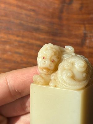 A Chinese shoushan stone 'Changchun Jushi 長春居士' seal with its original case, 18th C. — 照片 13