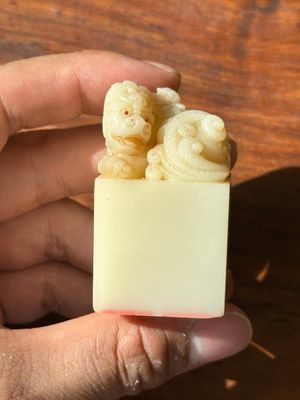A Chinese shoushan stone 'Changchun Jushi 長春居士' seal with its original case, 18th C. — 照片 8