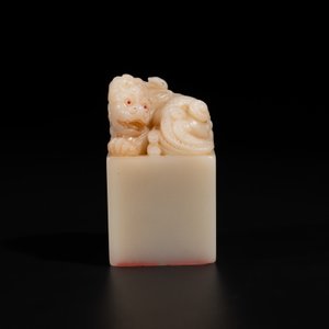 A Chinese shoushan stone 'Changchun Jushi 長春居士' seal with its original case, 18th C. — 照片 4