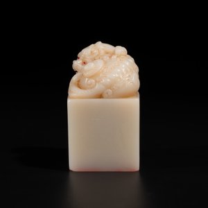 A Chinese shoushan stone 'Changchun Jushi 長春居士' seal with its original case, 18th C. — 照片 5