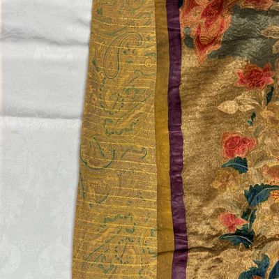 A Chinese silk and gold-thread embroidered 'White Tara' thangka — 照片 12