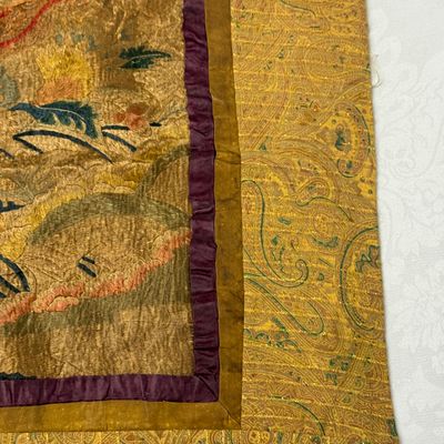 A Chinese silk and gold-thread embroidered 'White Tara' thangka — 照片 16