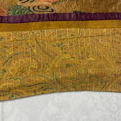 A Chinese silk and gold-thread embroidered 'White Tara' thangka — 照片 6