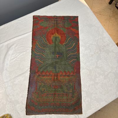 A Chinese silk brocade 'Shakyamuni Buddha' thangka — 照片 2