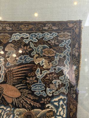 A Chinese silk kesi 'silver pheasant' or 'fifth rank' rank badge, Qing — 照片 4