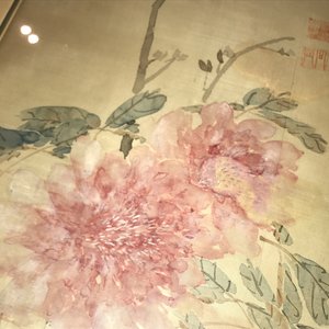 A Chinese silk painting depicting peony flowers, 19th C. — photo 16