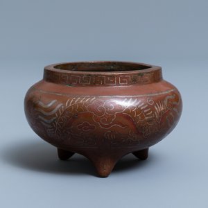 A Chinese silver- and copper-inlaid bronze censer, Xuande mark, 18/19th C. — photo 1