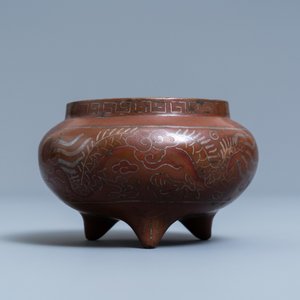A Chinese silver- and copper-inlaid bronze censer, Xuande mark, 18/19th C. — photo 2