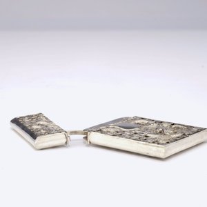 A Chinese silver card box and a cigarette case, 19/20th C. — 照片 4