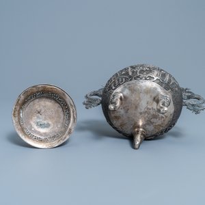A Chinese silver censer and cover, 19/20th C. — 照片 7